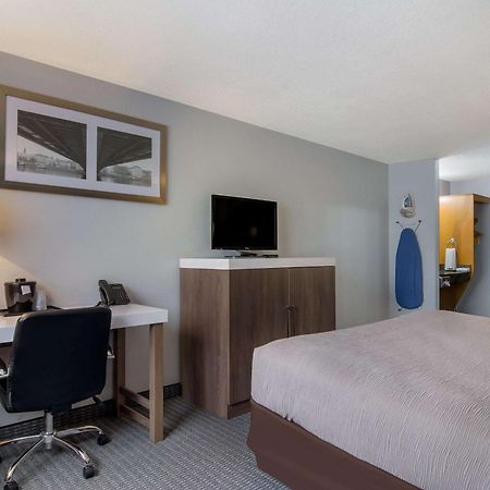 Quality Inn & Suites Silverdale Bangor-Keyport Exteriör bild