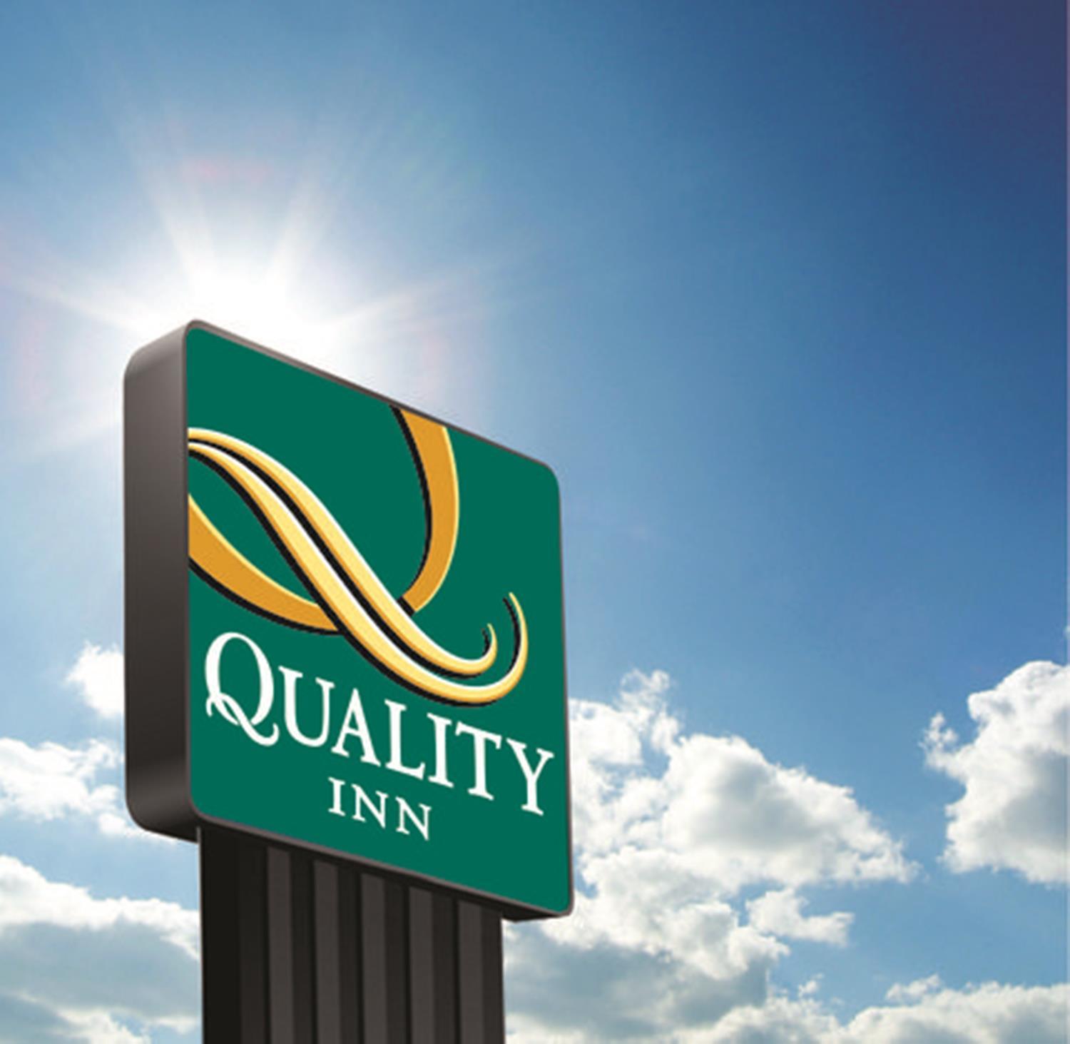 Quality Inn & Suites Silverdale Bangor-Keyport Exteriör bild