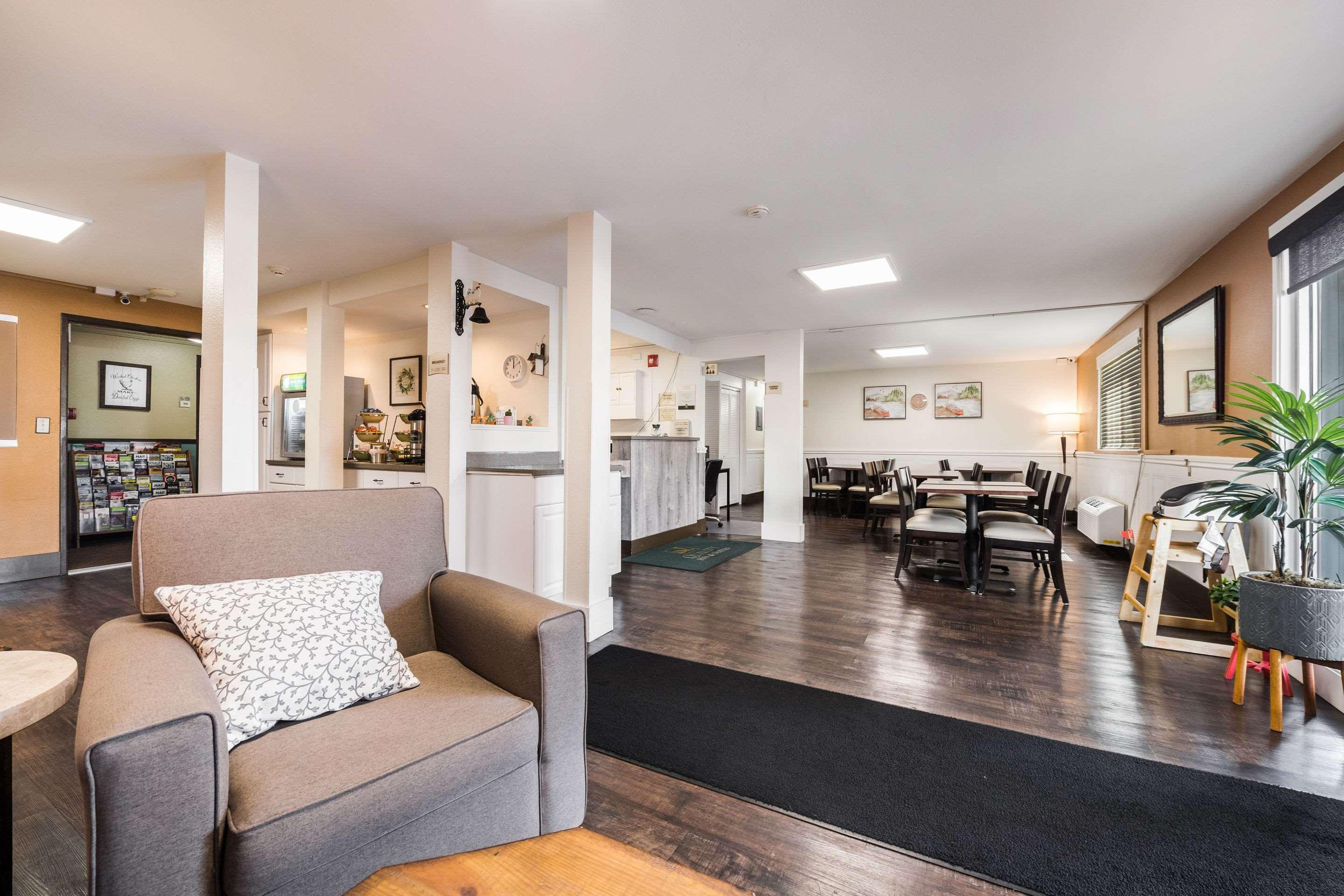 Quality Inn & Suites Silverdale Bangor-Keyport Exteriör bild