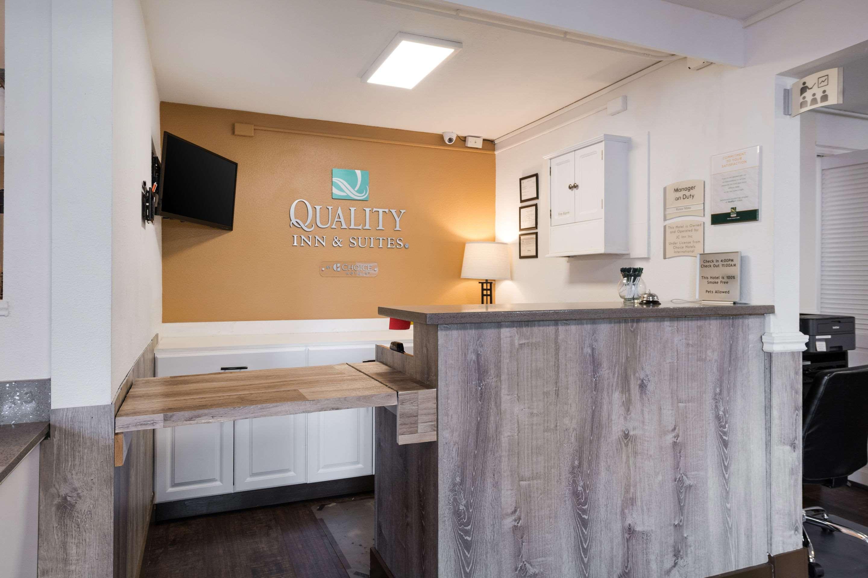 Quality Inn & Suites Silverdale Bangor-Keyport Exteriör bild