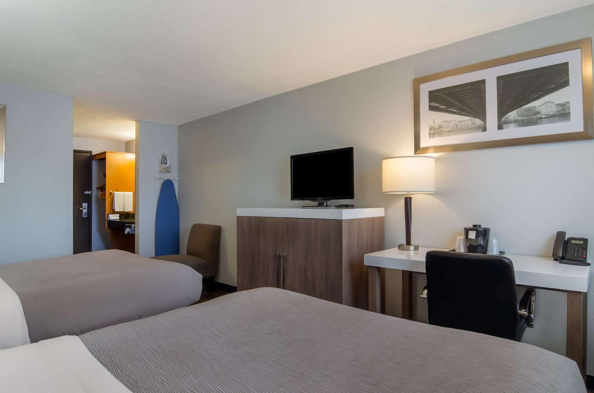 Quality Inn & Suites Silverdale Bangor-Keyport Exteriör bild