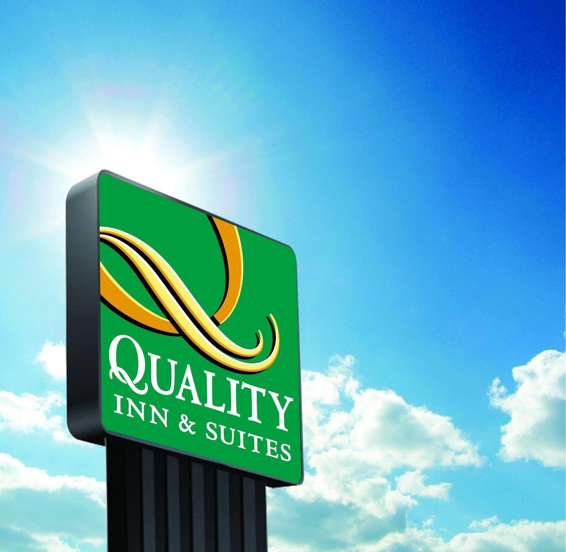 Quality Inn & Suites Silverdale Bangor-Keyport Exteriör bild