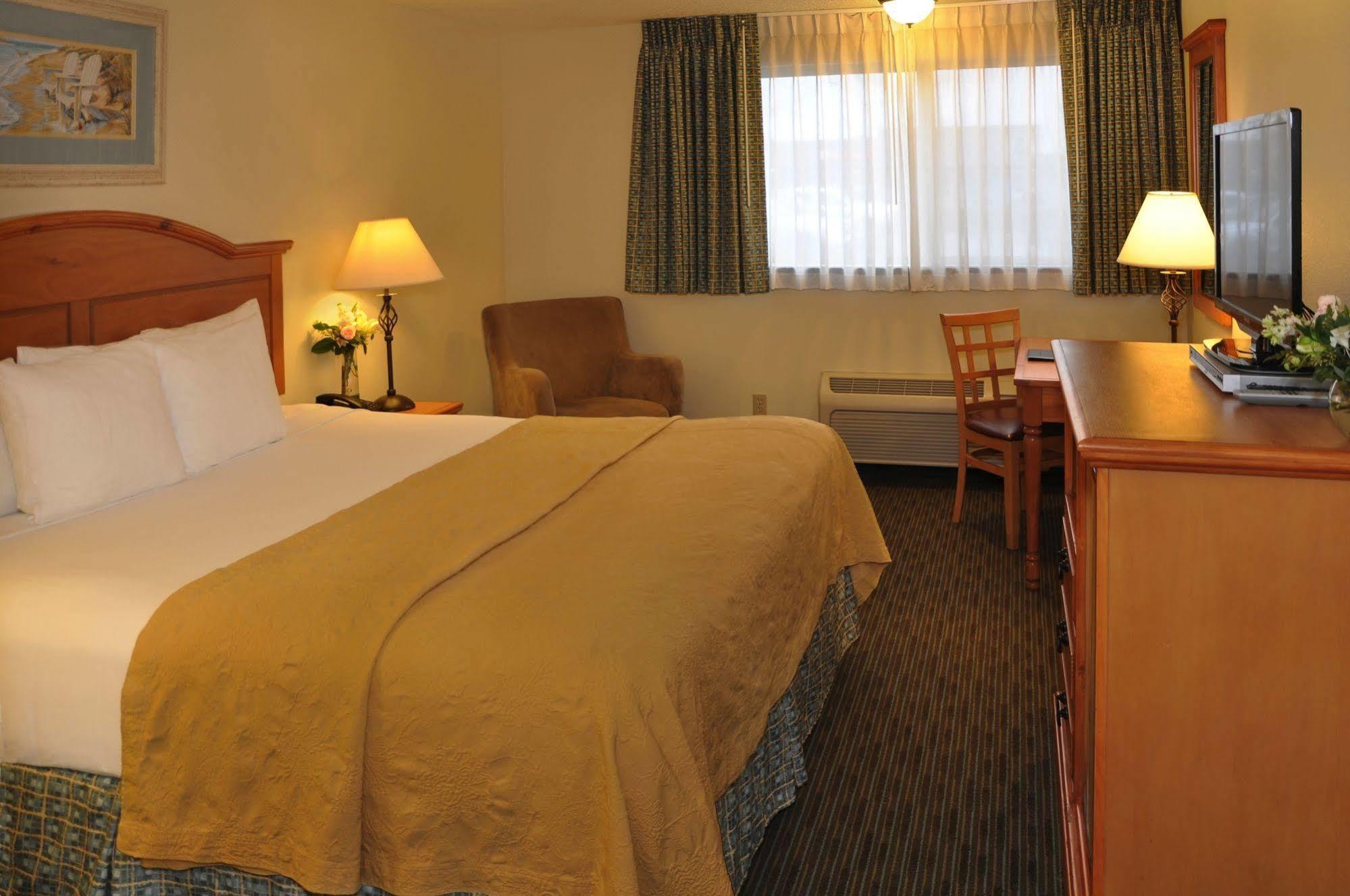 Quality Inn & Suites Silverdale Bangor-Keyport Exteriör bild