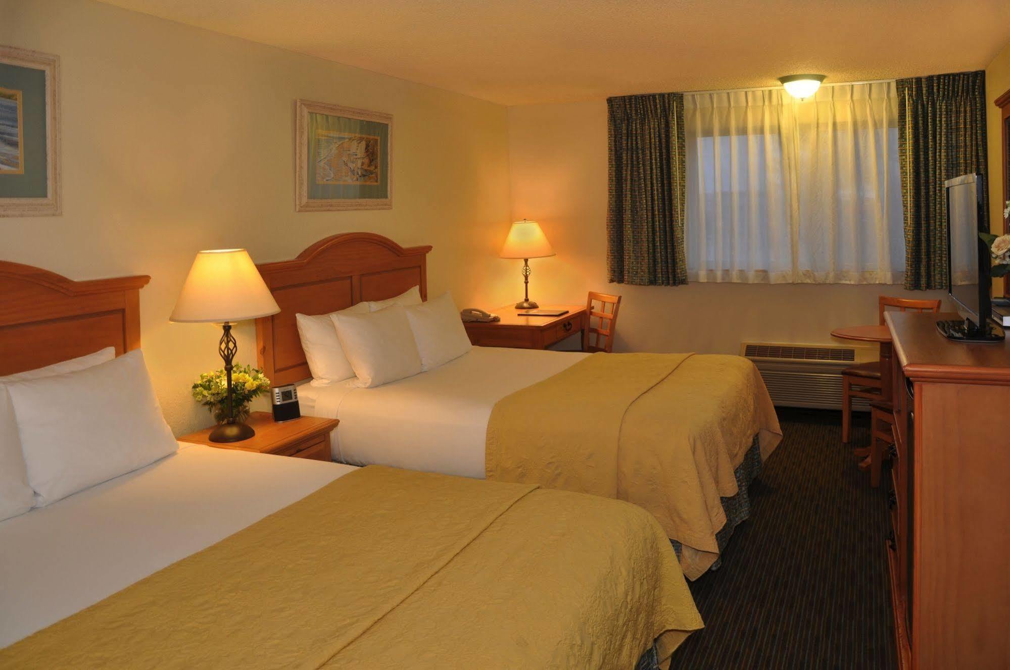 Quality Inn & Suites Silverdale Bangor-Keyport Exteriör bild