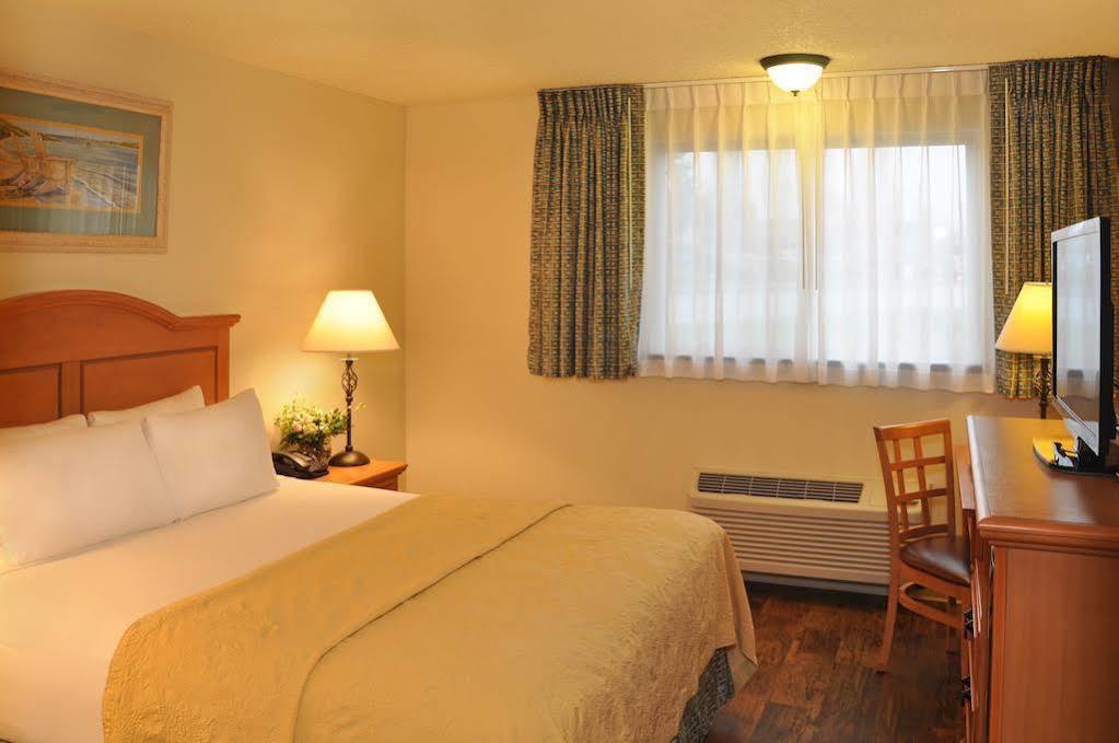 Quality Inn & Suites Silverdale Bangor-Keyport Exteriör bild